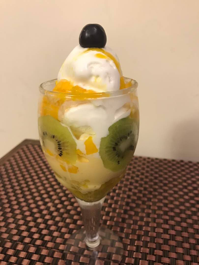 Mango Monanza Sundae