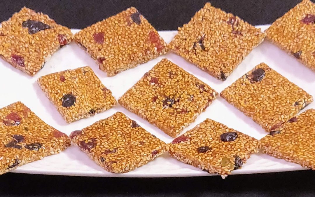 Til Chikki Recipe With Berries & Jaggery